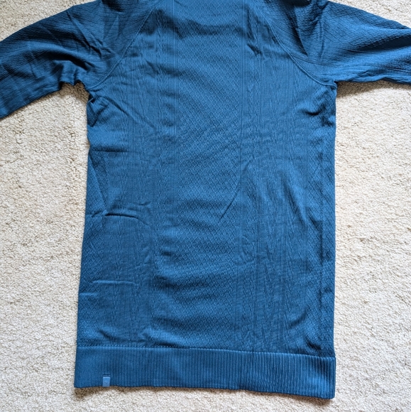 Lululemon Long Sleeve Size 4 - Picture 3 of 4